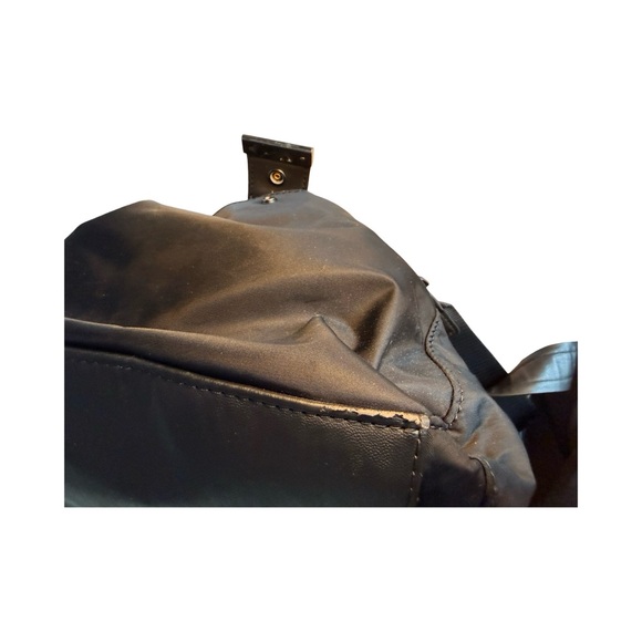 Lululemon athletica Out of Range Duffle Bag- Tons of Pockets & Compartments! - Picture 14 of 16